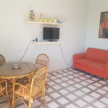 Bilocale Con Vista Mare Laterale Apartman *